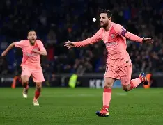 巴塞罗那惨遭淘汰，梅西双响无效(在签约以后,巴塞罗那俱乐部尽心尽力地帮助梅西成长)