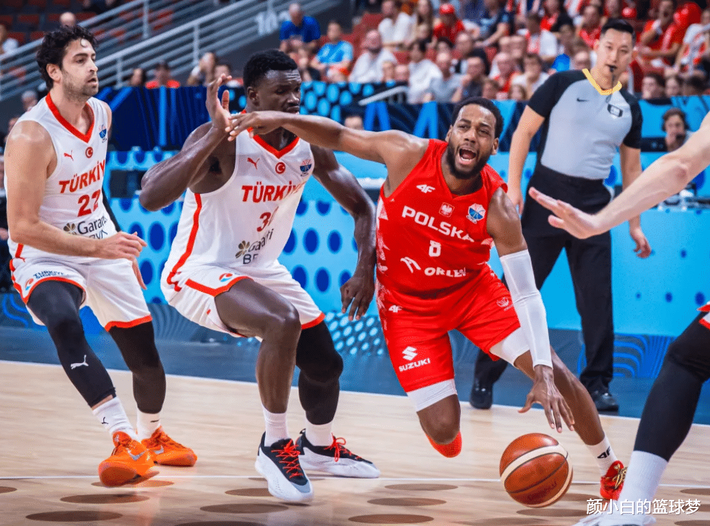 欧洲杯篮球比赛精彩纷呈，球迷热情高涨(欧洲杯篮球赛比分)